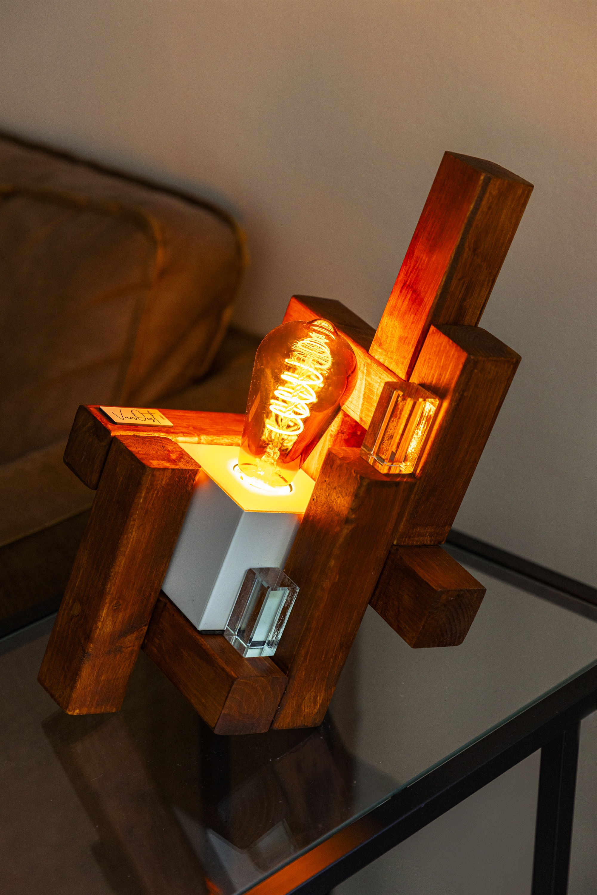 De Prism Concept op een glazen tafel